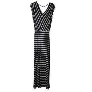 Mossimo Black and White Stripe Sleeveless V-Neck Maxi Dress Sz M